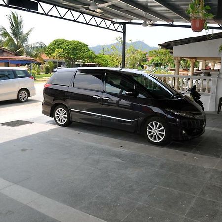 Teruntum 96 Guest House Kuantan Ngoại thất bức ảnh