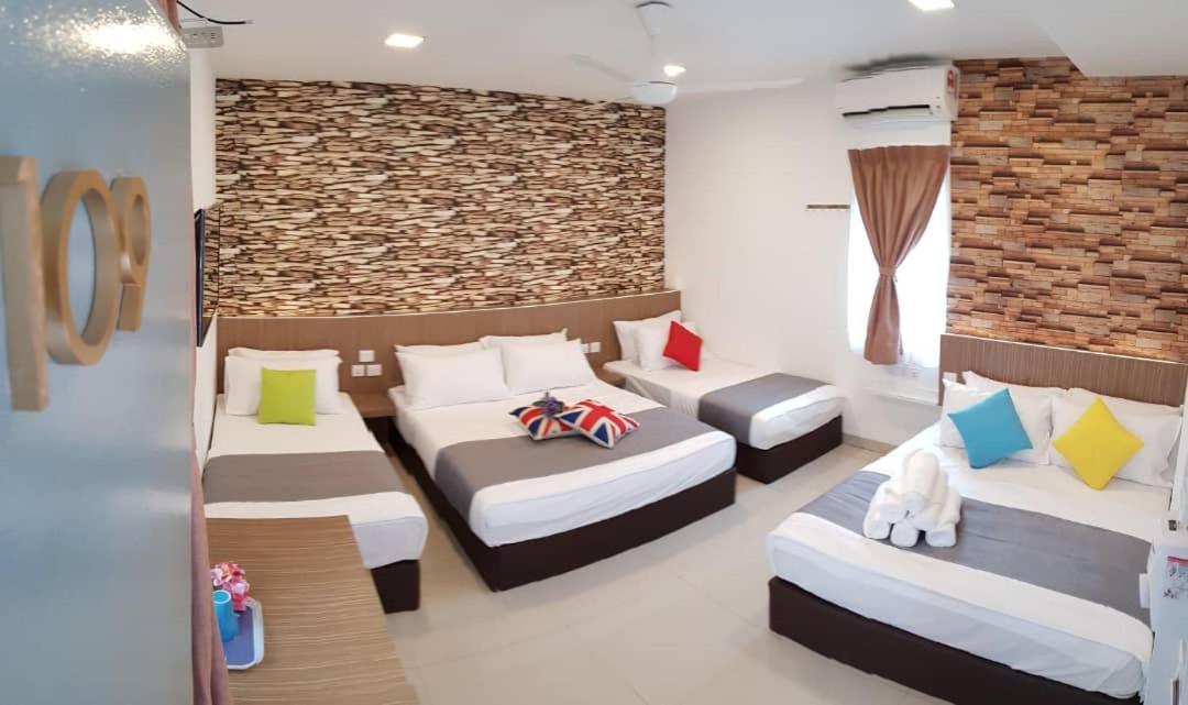 Teruntum 96 Guest House Kuantan Ngoại thất bức ảnh