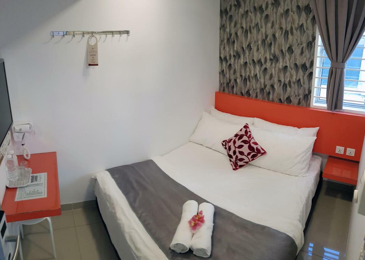 Teruntum 96 Guest House Kuantan Ngoại thất bức ảnh