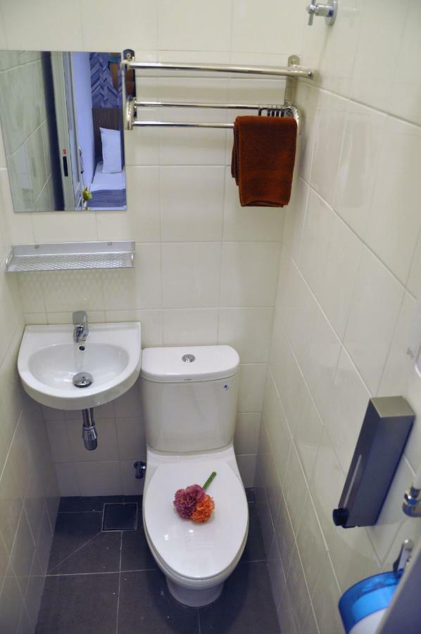Teruntum 96 Guest House Kuantan Ngoại thất bức ảnh