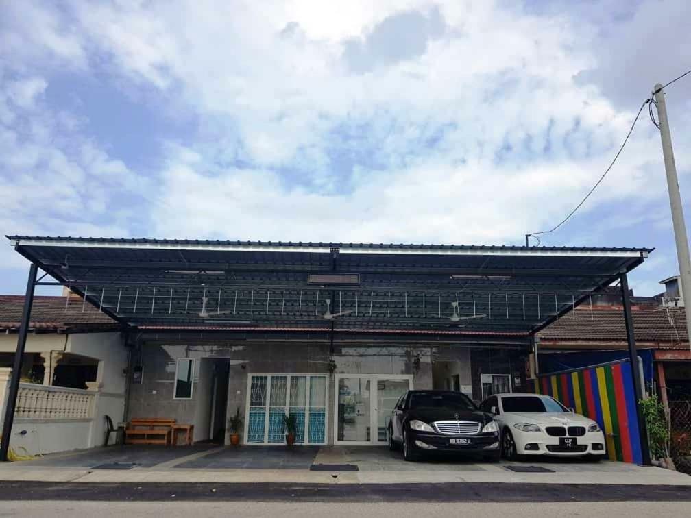 Teruntum 96 Guest House Kuantan Ngoại thất bức ảnh